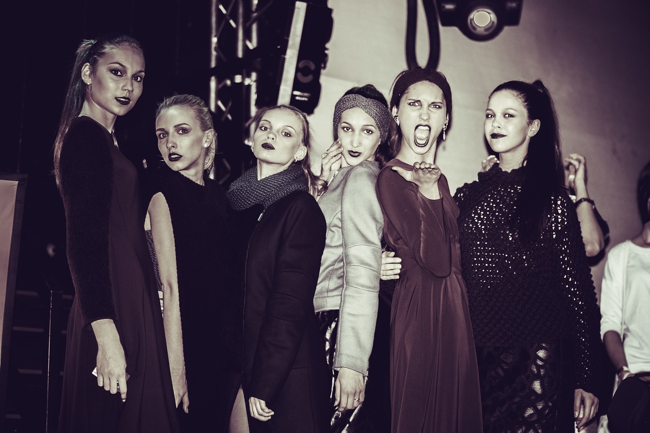 敲敲门演员表及角色深度解读