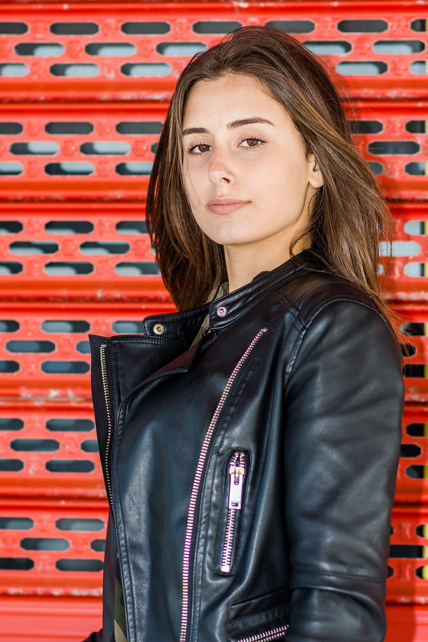 泰国90后男演员，璀璨新星，引领潮流时尚