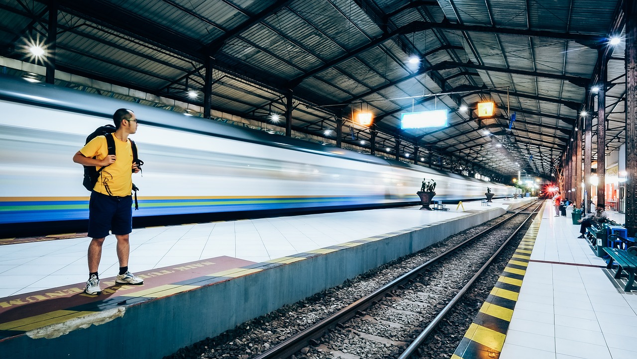 上海钢材价格波动背后的市场因素与趋势分析，深度解析市场趋势与价格变动关联因素