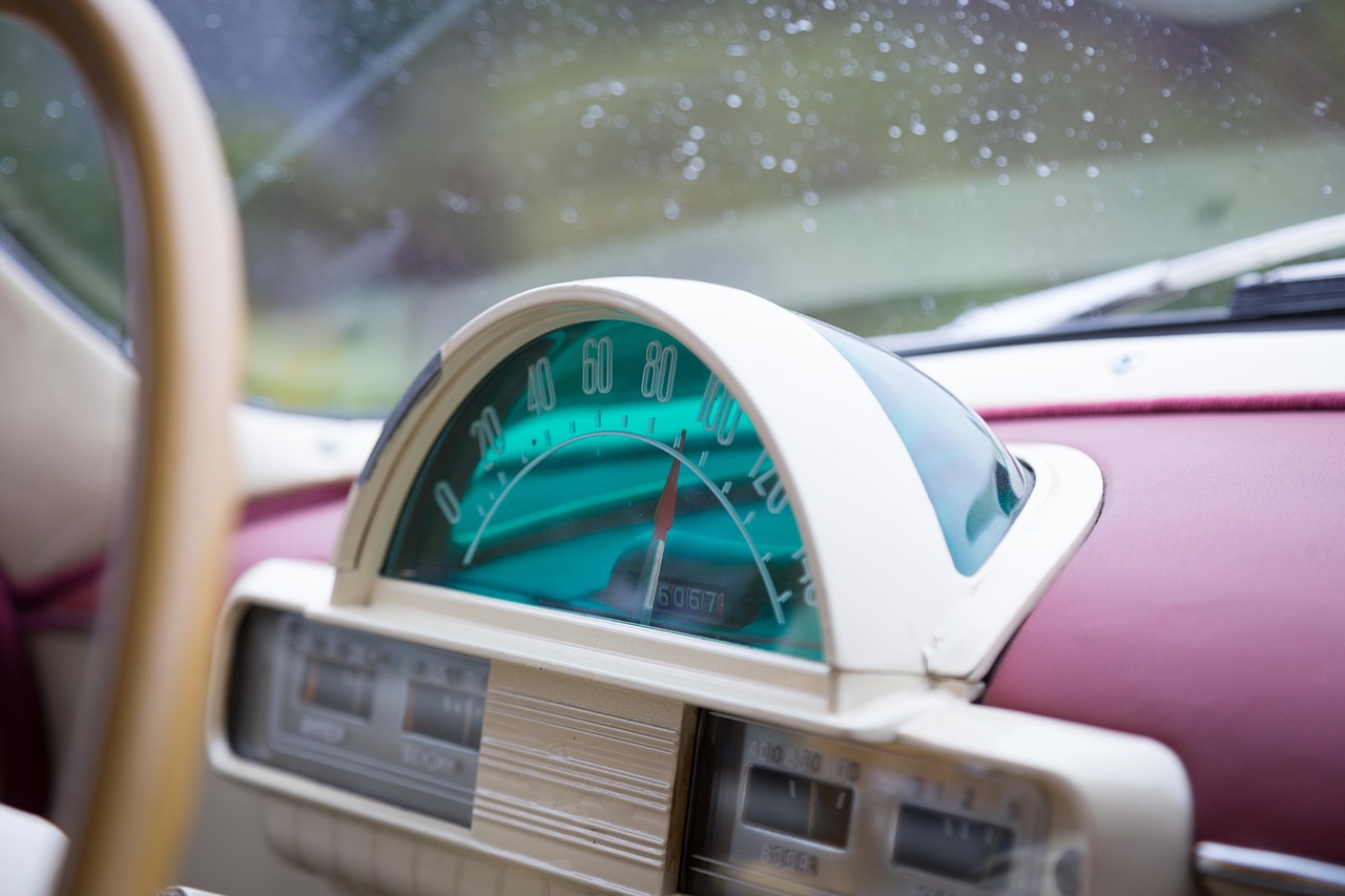 深度解析法拉利二手车市场现状与未来趋势，价格走势概览