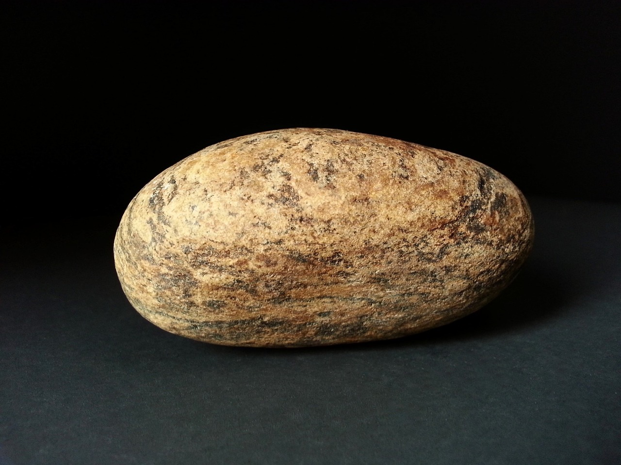 许家印最新动态，迈向未来的坚定步伐进展顺利