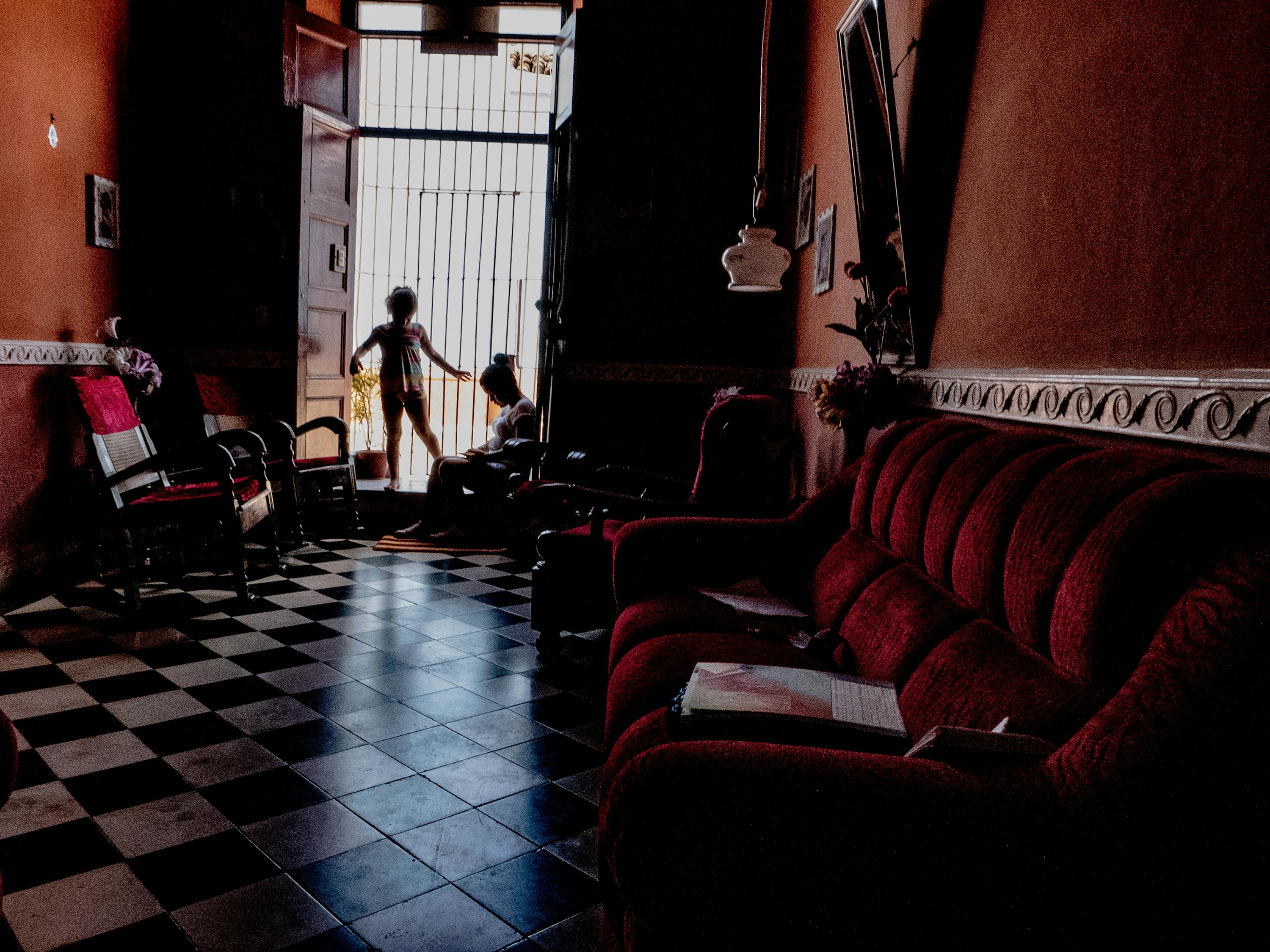 电影悲惨世界，银幕上的人性挣扎与希望之光