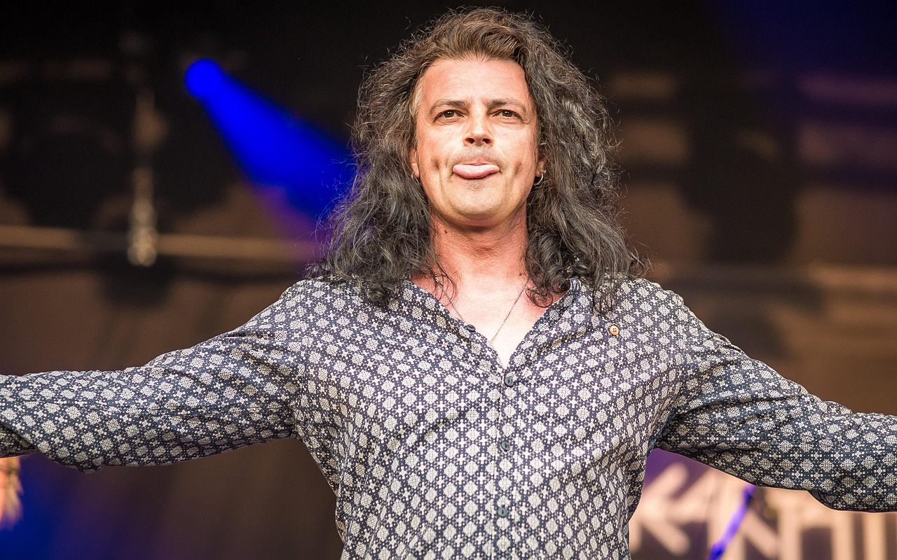 冯巩，小品舞台上的璀璨明星