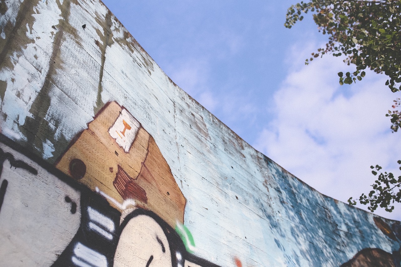 老街痞子新传，街头传奇中的传统与现代交融