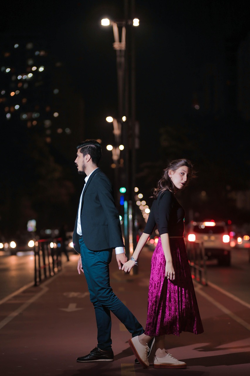 最新女司仪主持婚礼，缔造美好永恒爱情时刻