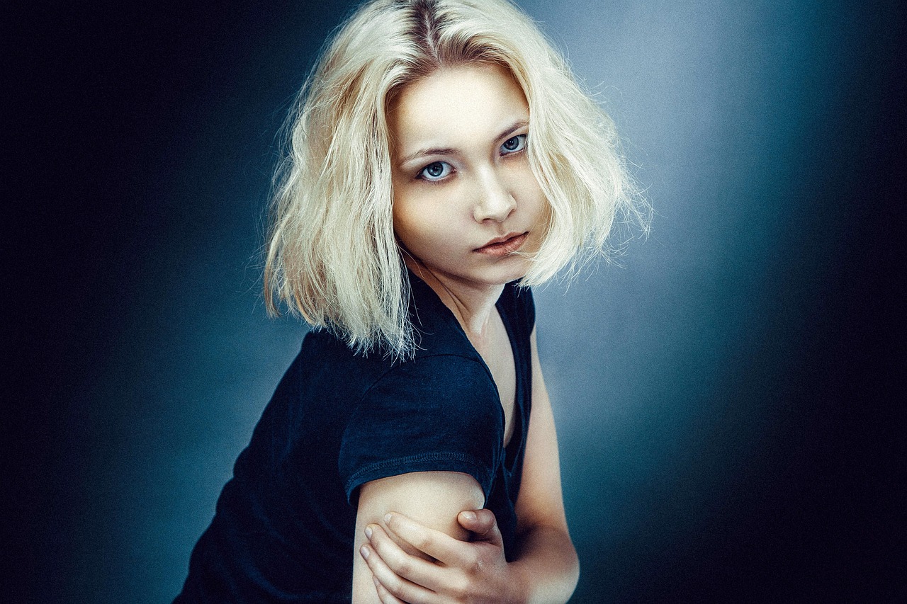 金发女演员的魅力与影响力