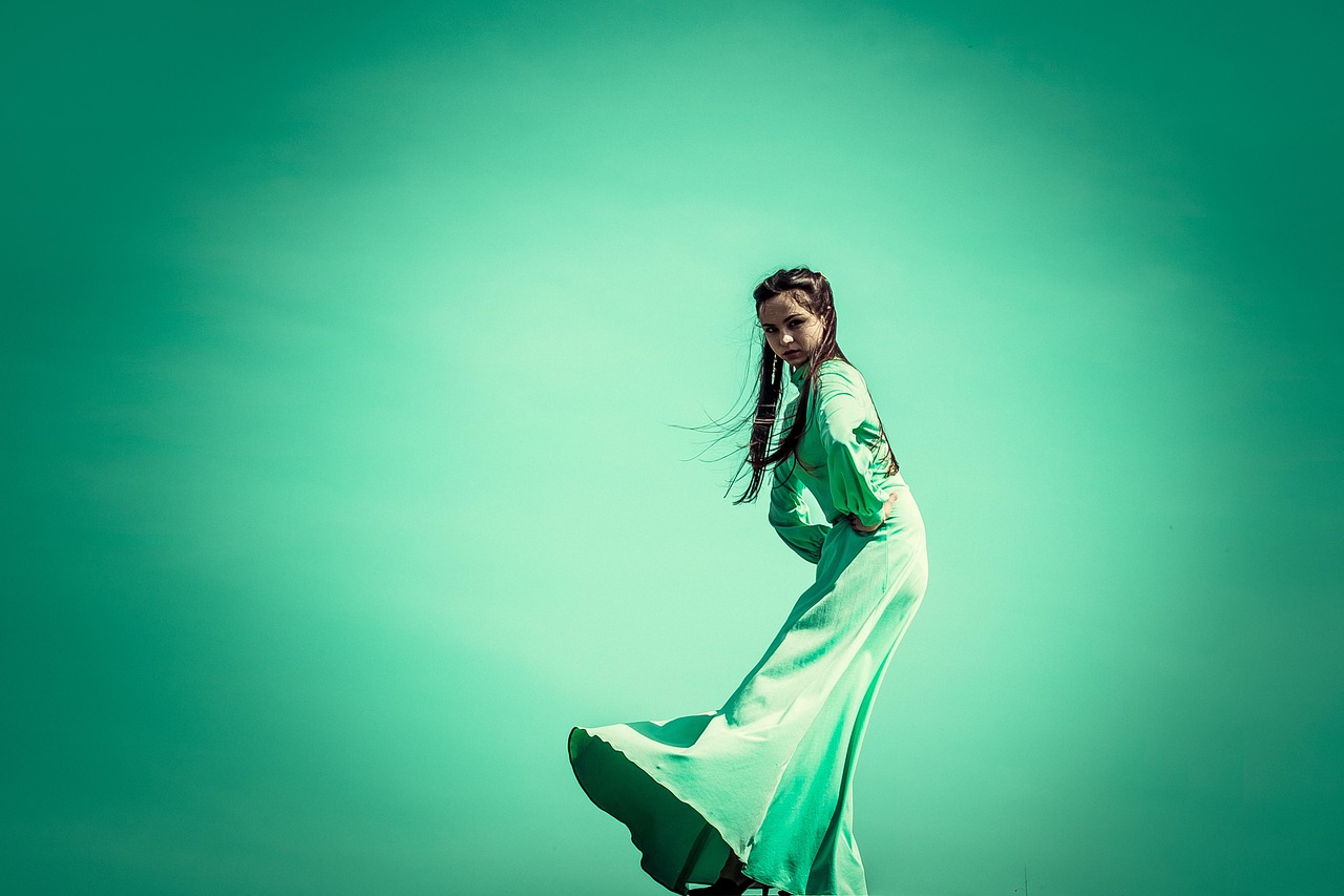 动漫短发女孩的魅力与风采独特展现