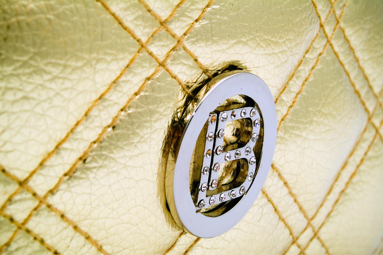 圣罗兰新款口红上市,时尚巅峰之选,魅力尽显风采