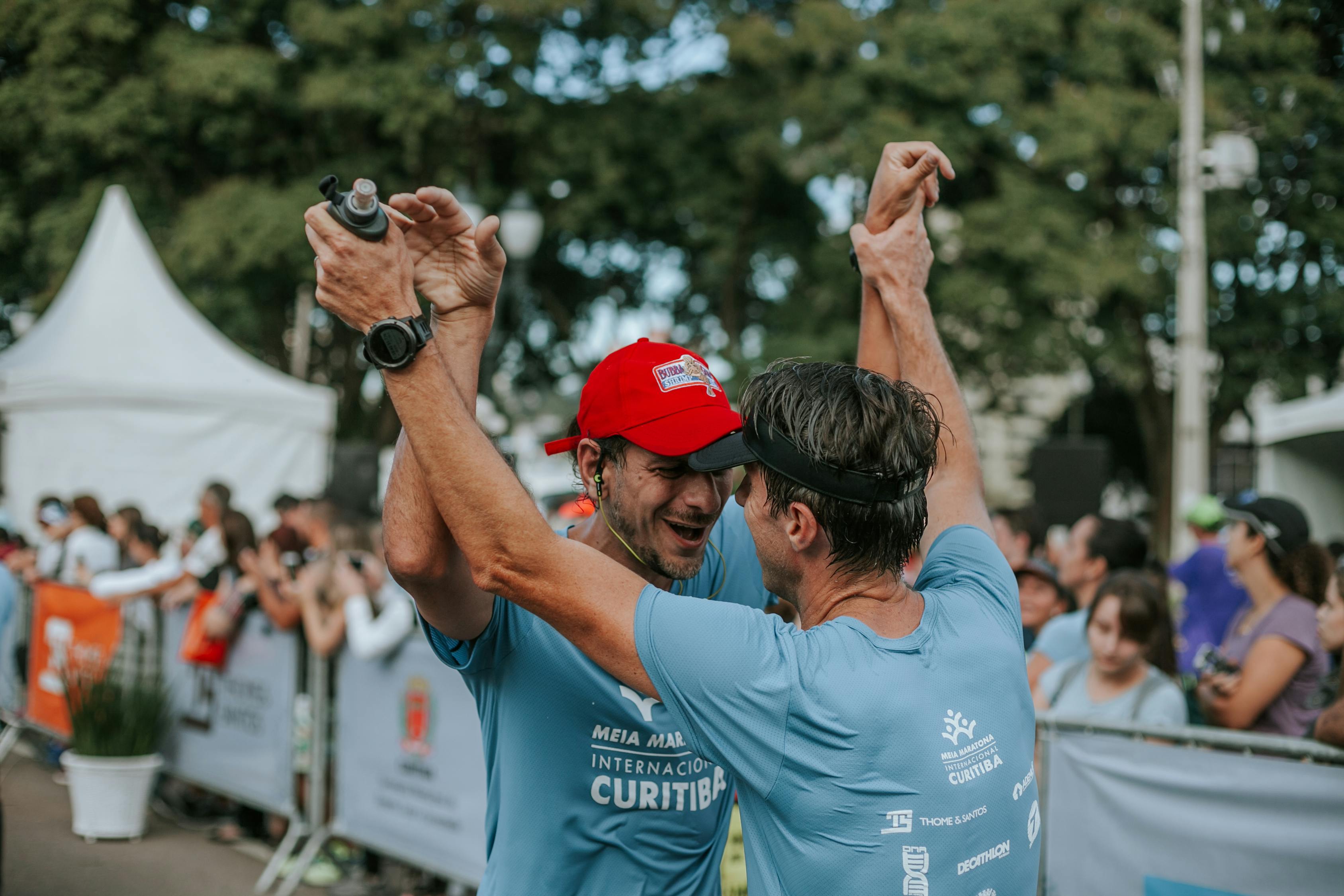 健美比赛高潮时刻,肌肉硬度的瞬间展现