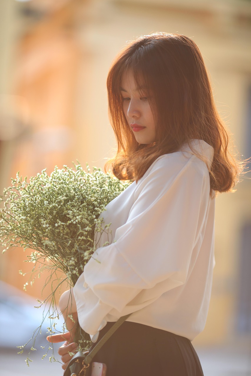 五月丁香与成人电影的交织魅力