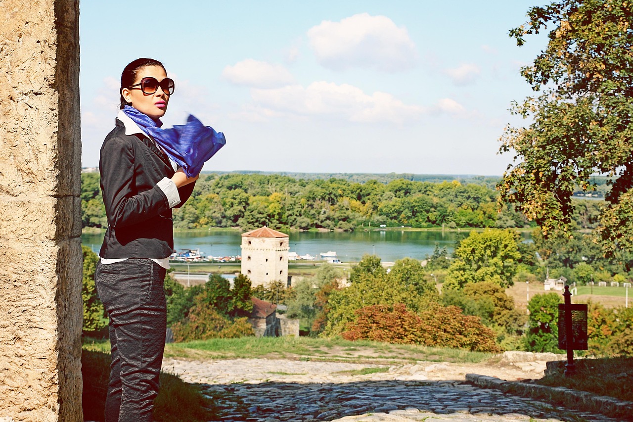 韩剧异乡人演员表及深度解析