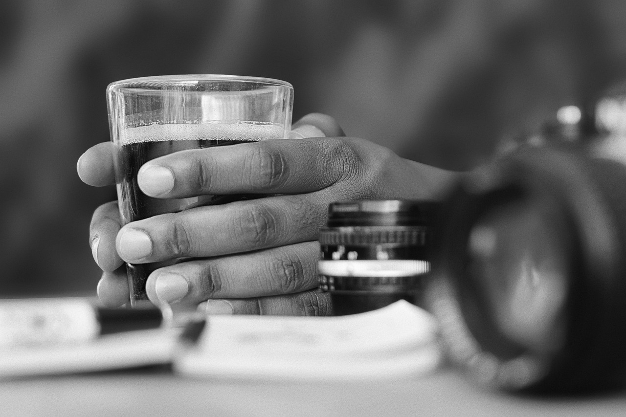 与我同眠,深度解读背后的故事与电影细节解析