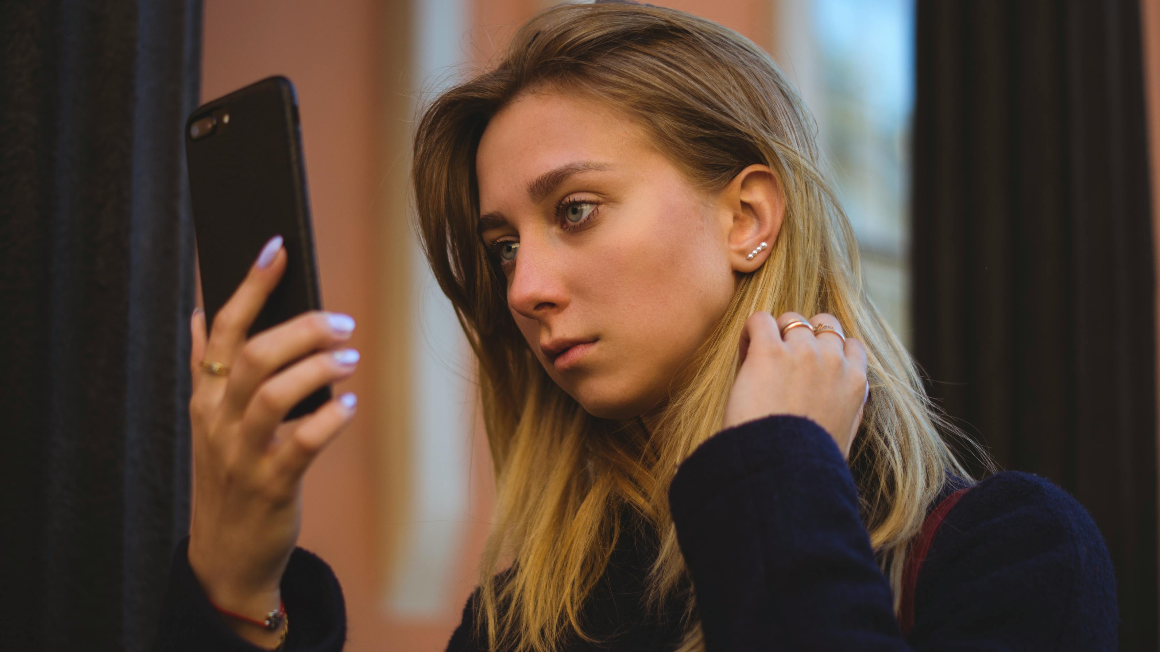 章若楠电影，银幕魅力与故事探索