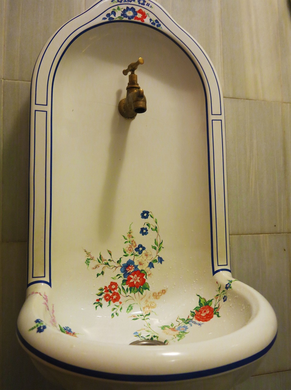 最新浴室门款，时尚与实用性的完美融合