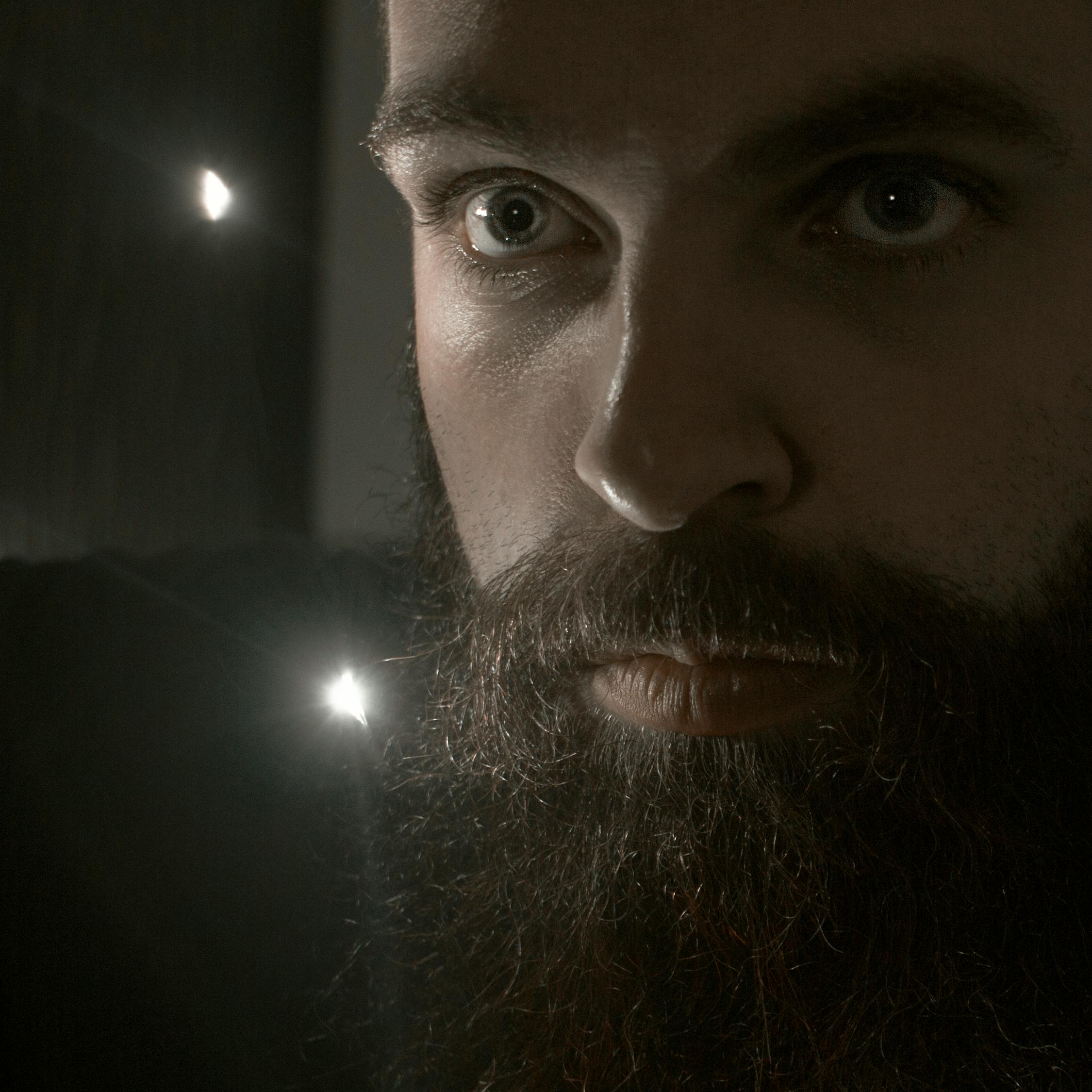 聚焦娱乐圈，审视之光的明星审视之路