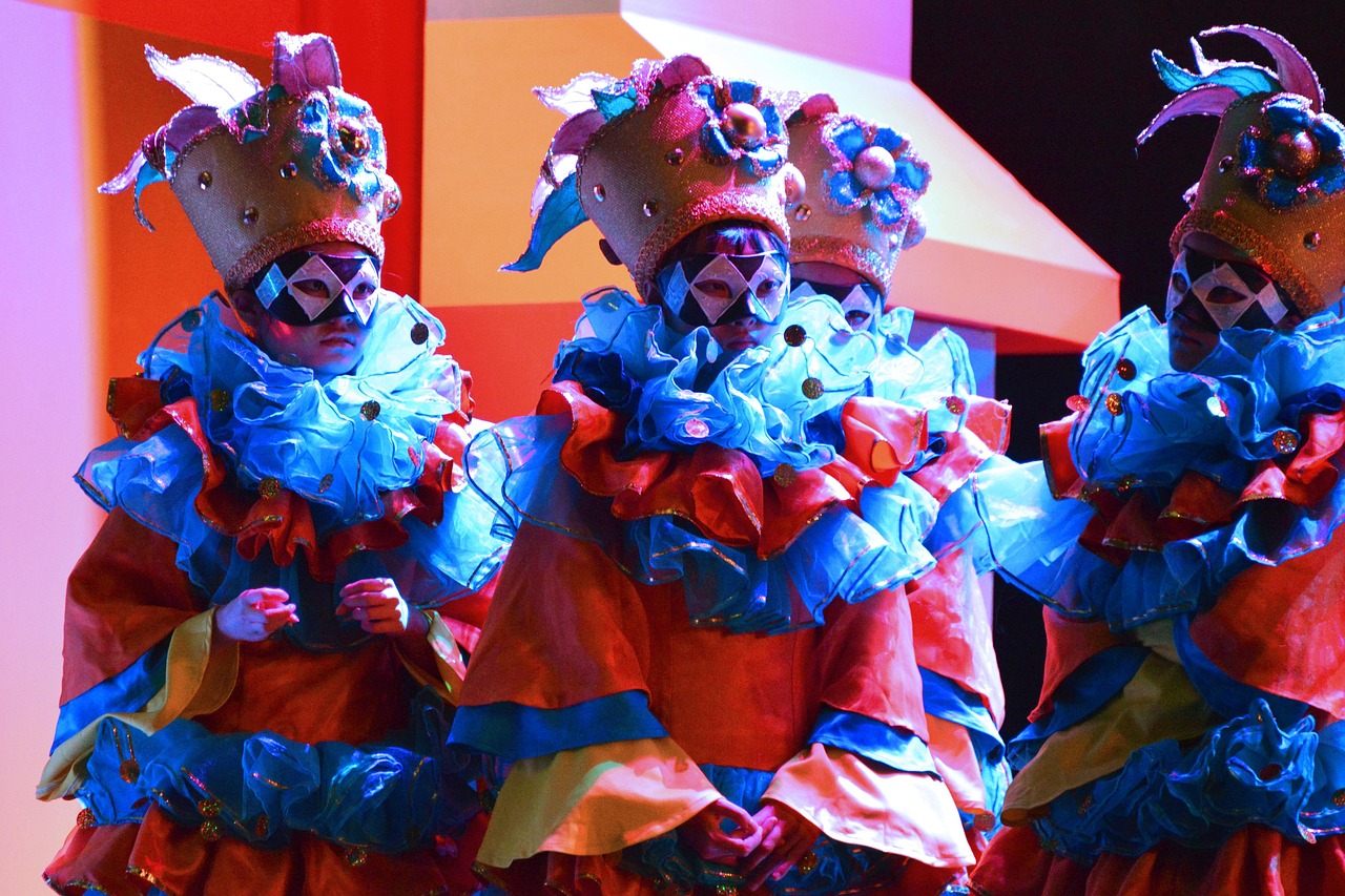 蚯蚓演员，舞台下的英雄挖掘者