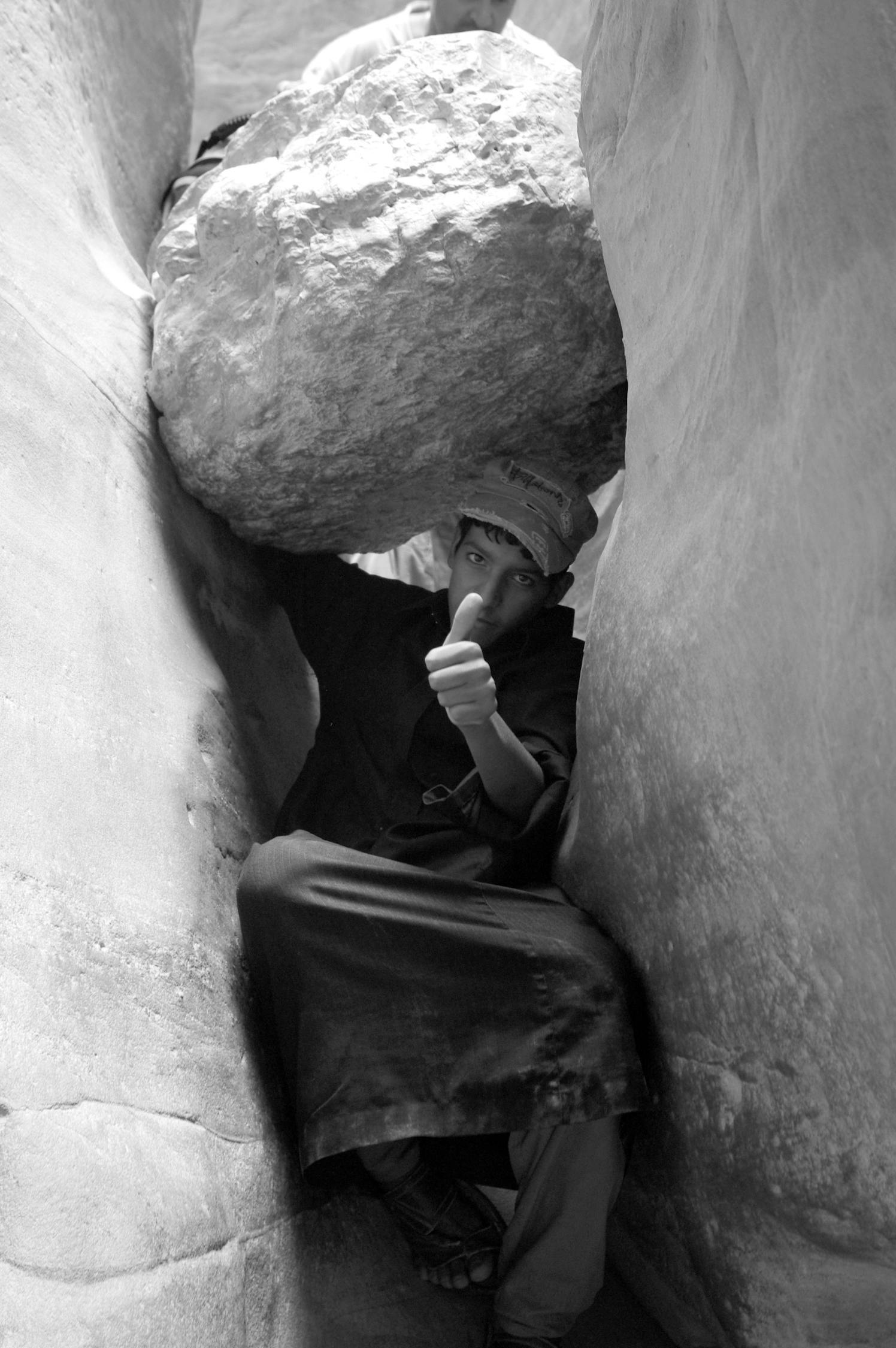 动漫黑白男头，黑白世界中的魅力男性头像