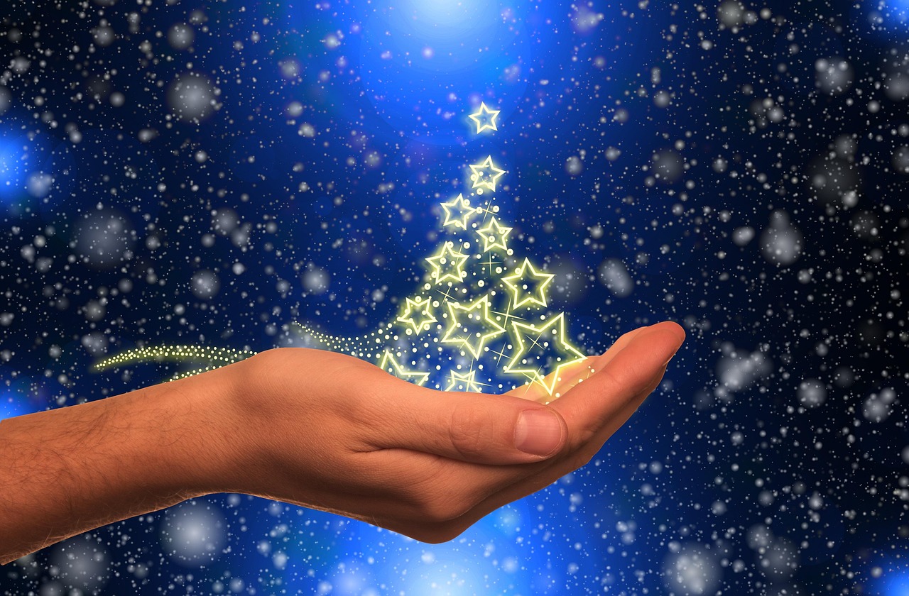 张杰与谢娜爱情事业双重进展的最新动态。