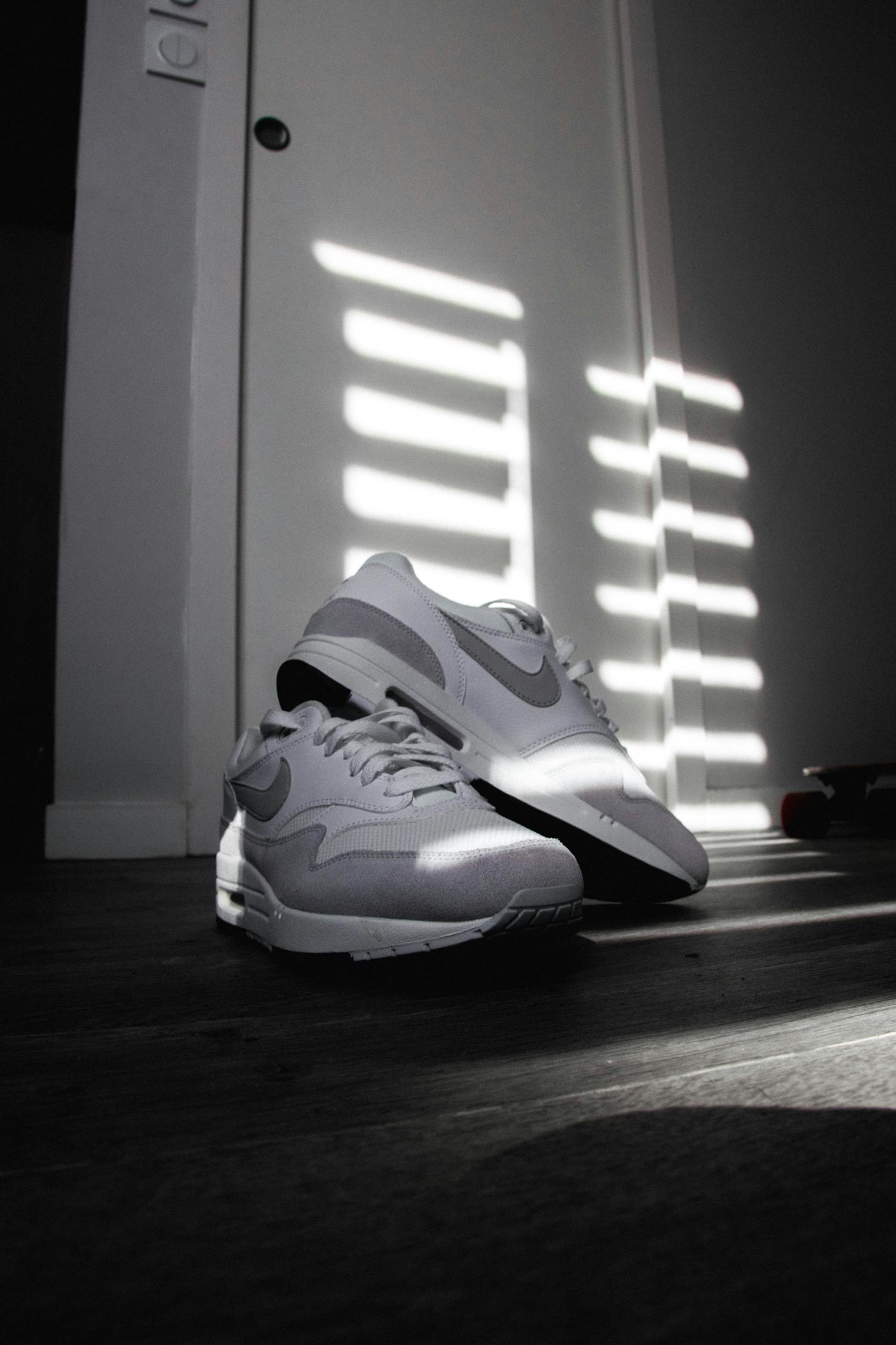 耐克新款运动鞋，突破极限，潮流引领新风尚