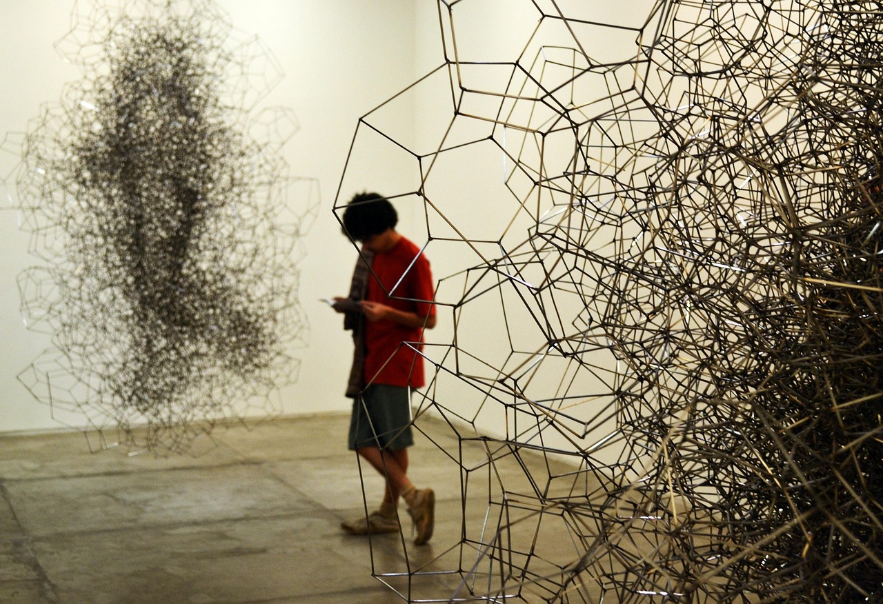 戏剧中的暴力与艺术的边界，演员打耳光现象探讨