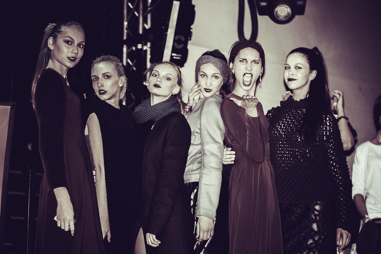 川岛芳子演员表及角色深度解读