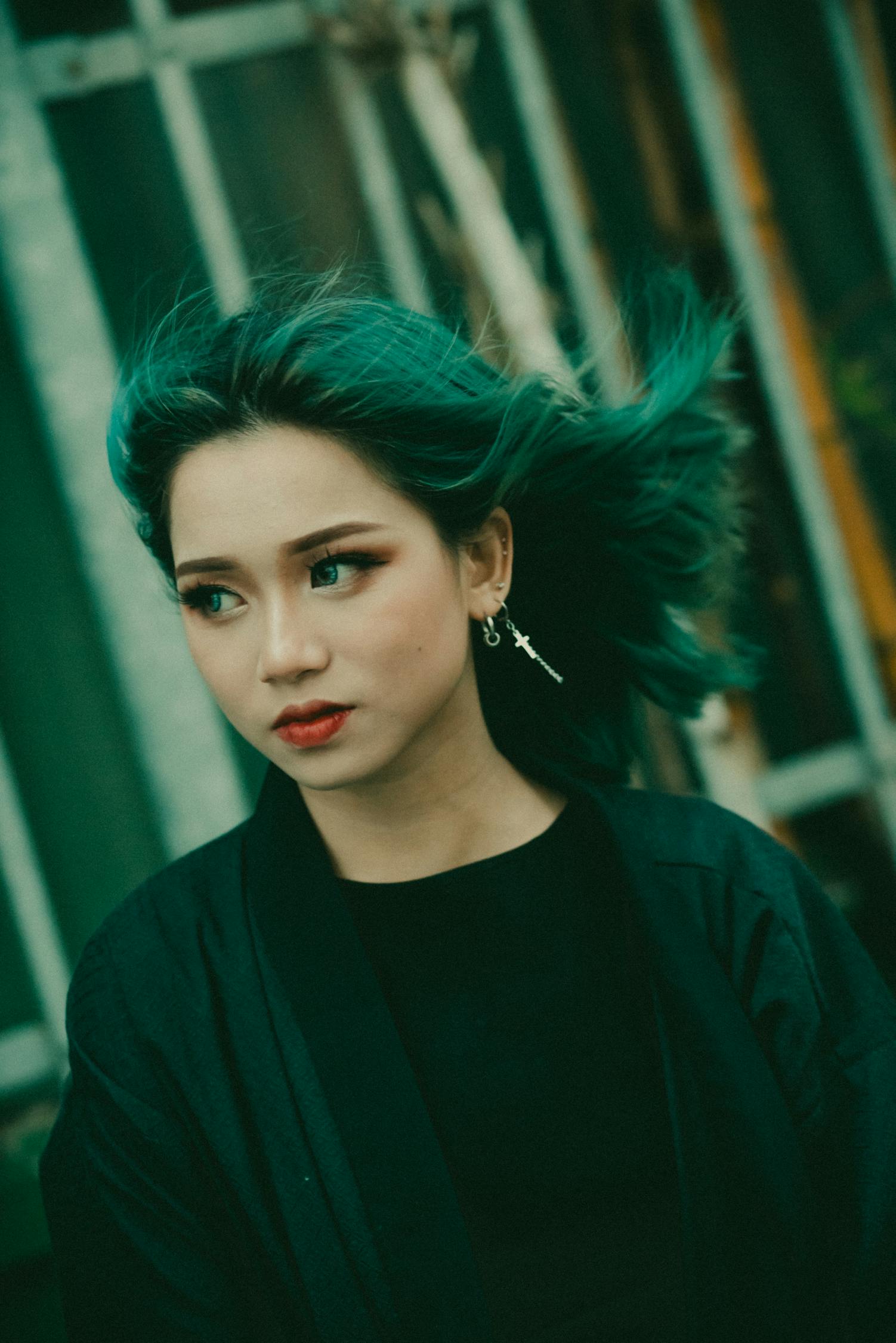 胡夏最新写真，青春活力的璀璨绽放