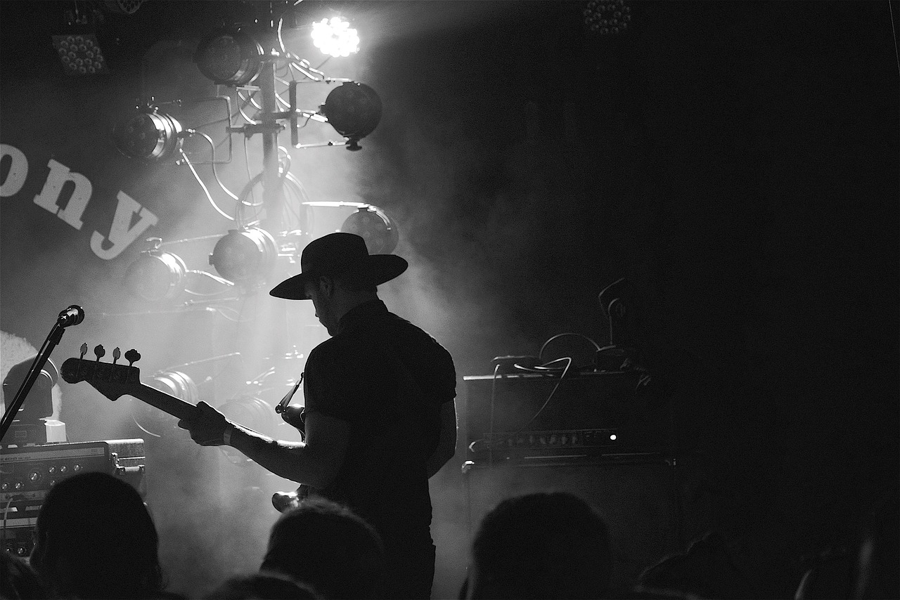 权志龙最新潮流风采图片曝光，引领时尚潮流风采展现！